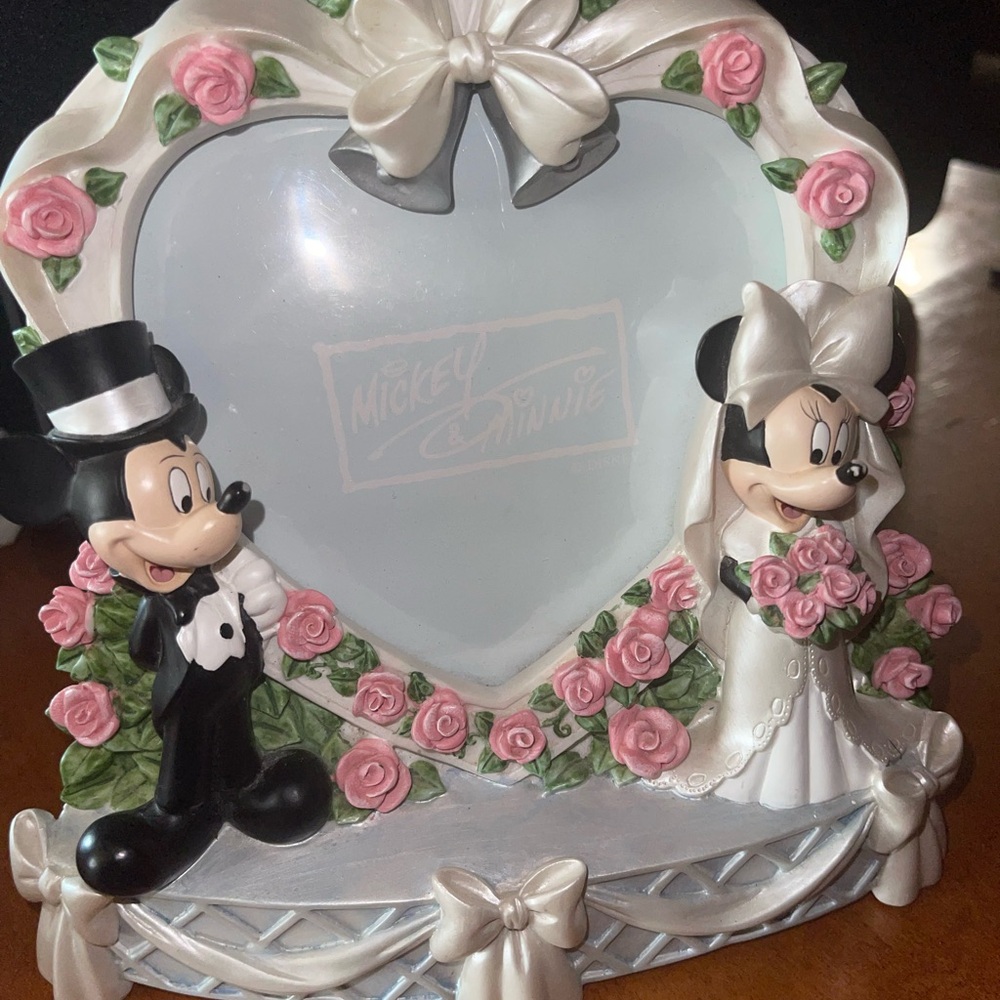 Disney - Picture 3 of 6
